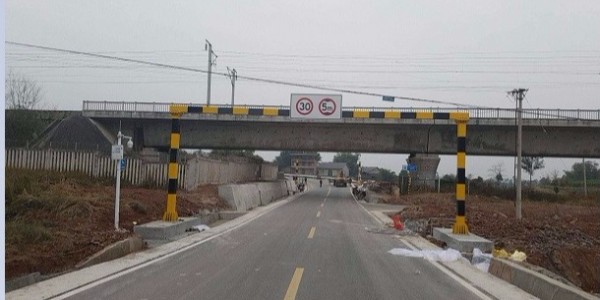 榮昌縣公路路政管理大隊(duì)成功采購(gòu)華程路安50套限高門(mén)架式交通標(biāo)志牌